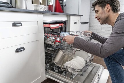 Как правильно выбрать посудомоечную машину: ключевые характеристики и советы