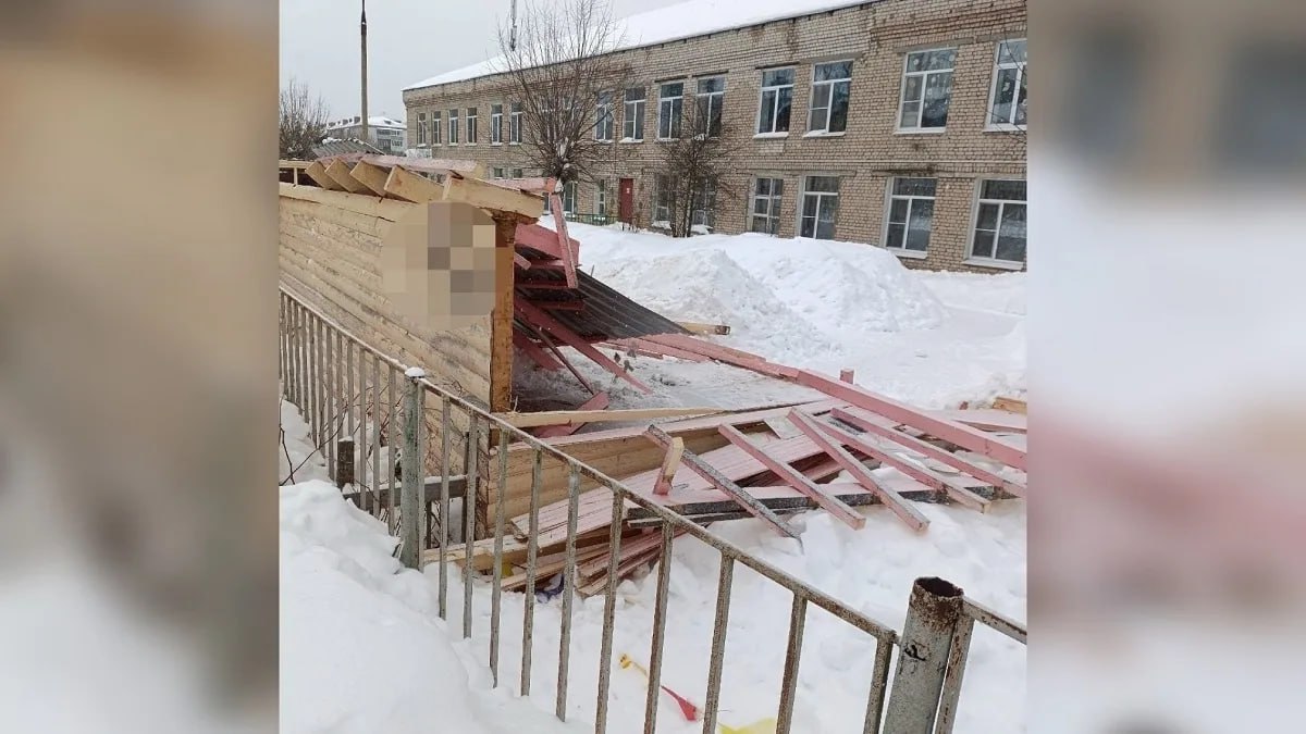 В Рыбинске за выходные произошло два обрушения крыш из-за снега