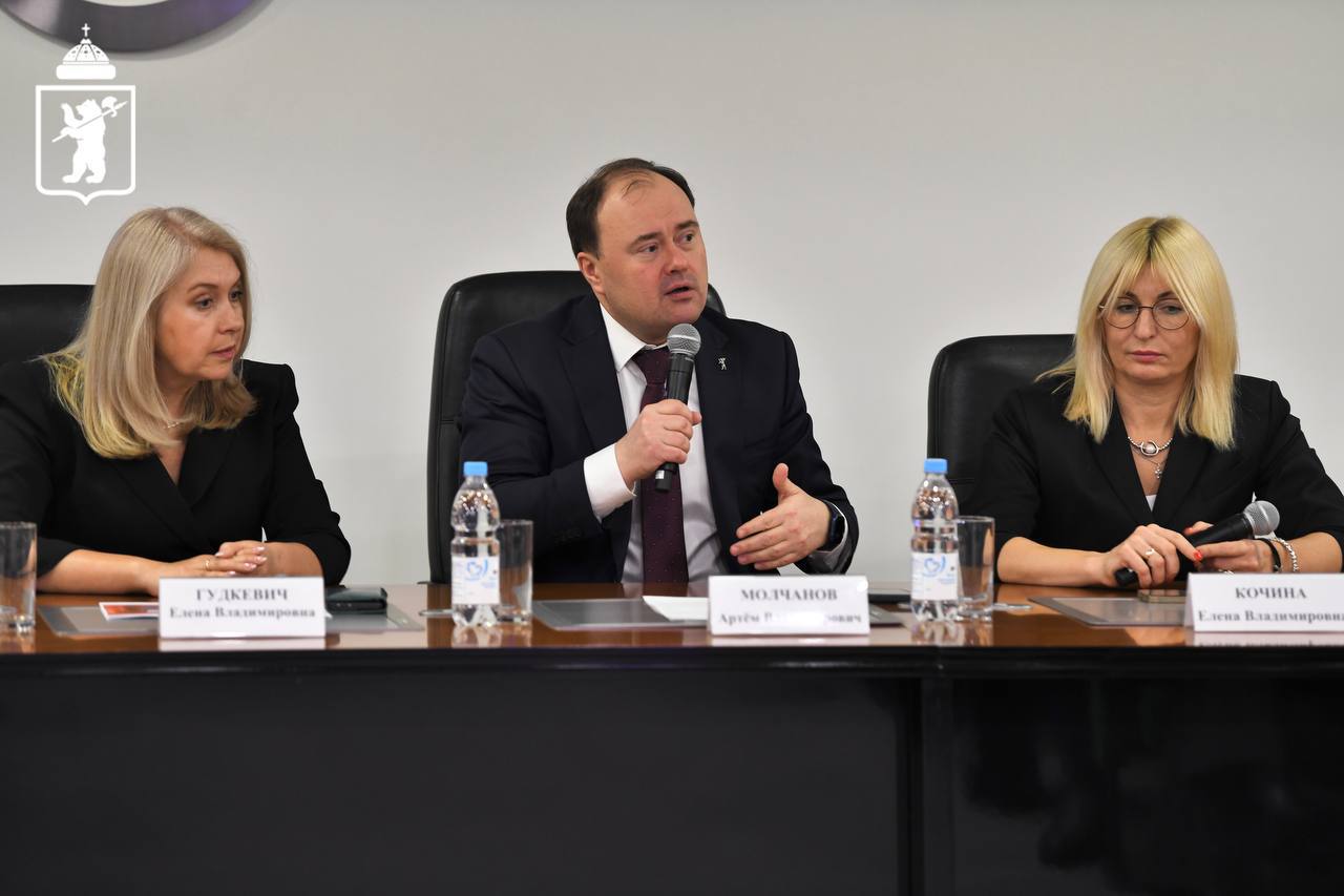 Артём Молчанов встретился с руководителями крупнейших предприятий города