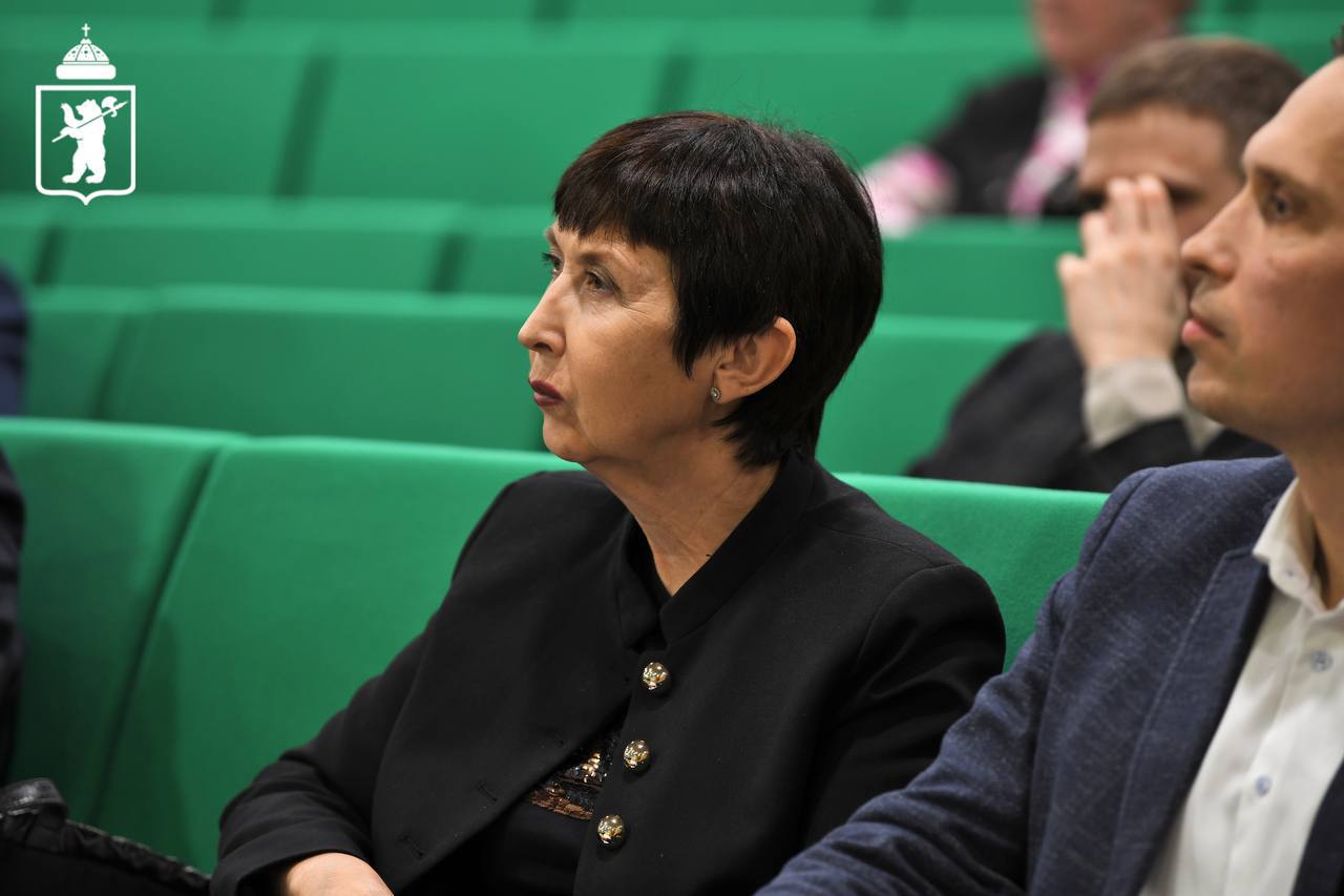 Артём Молчанов встретился с руководителями крупнейших предприятий города Артём Молчанов встретился с руководителями крупнейших предприятий города