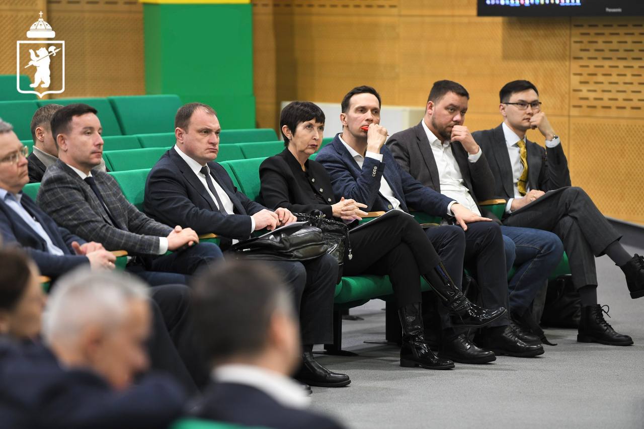 Артём Молчанов встретился с руководителями крупнейших предприятий города Артём Молчанов встретился с руководителями крупнейших предприятий города