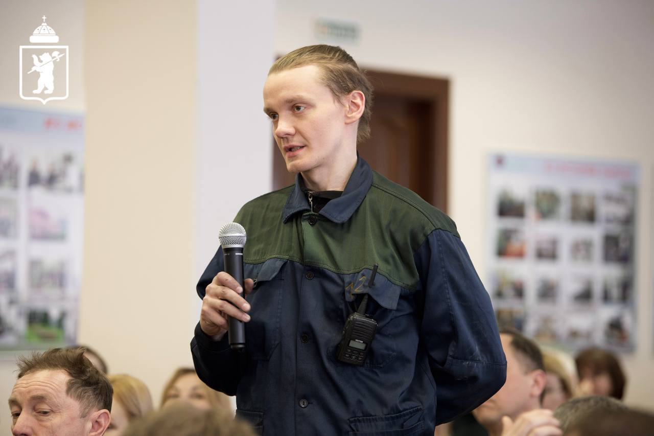 Артём Молчанов: Встретился с коллективом одного из городских предприятий, занимающимся промышленной химией Артём Молчанов: Встретился с коллективом одного из городских предприятий, занимающимся промышленной химией