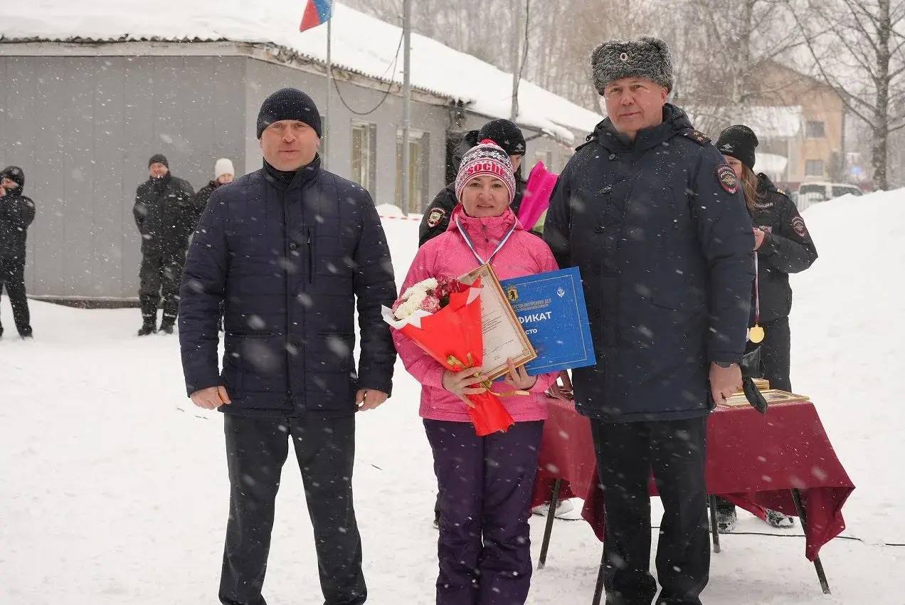 Руководители подразделений ярославской полиции приняли участие в соревнованиях по лыжным гонкам Руководители подразделений ярославской полиции приняли участие в соревнованиях по лыжным гонкам
