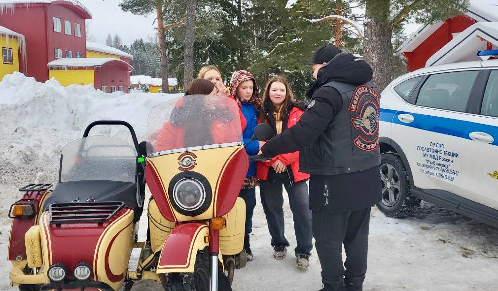В лыжно-биатлонном центре спорта «Дёмино» в Ярославской области гостей лыжного марафона призвали соблюдать Правила дорожного движения В лыжно-биатлонном центре спорта «Дёмино» в Ярославской области гостей лыжного марафона призвали соблюдать Правила дорожного движения