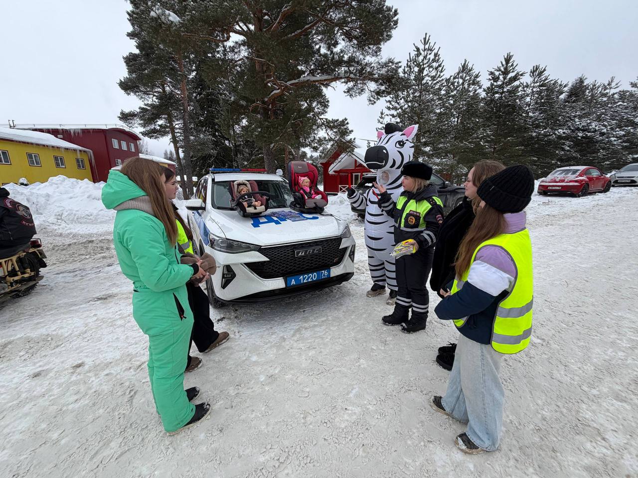 В лыжно-биатлонном центре спорта «Дёмино» в Ярославской области гостей лыжного марафона призвали соблюдать Правила дорожного движения В лыжно-биатлонном центре спорта «Дёмино» в Ярославской области гостей лыжного марафона призвали соблюдать Правила дорожного движения