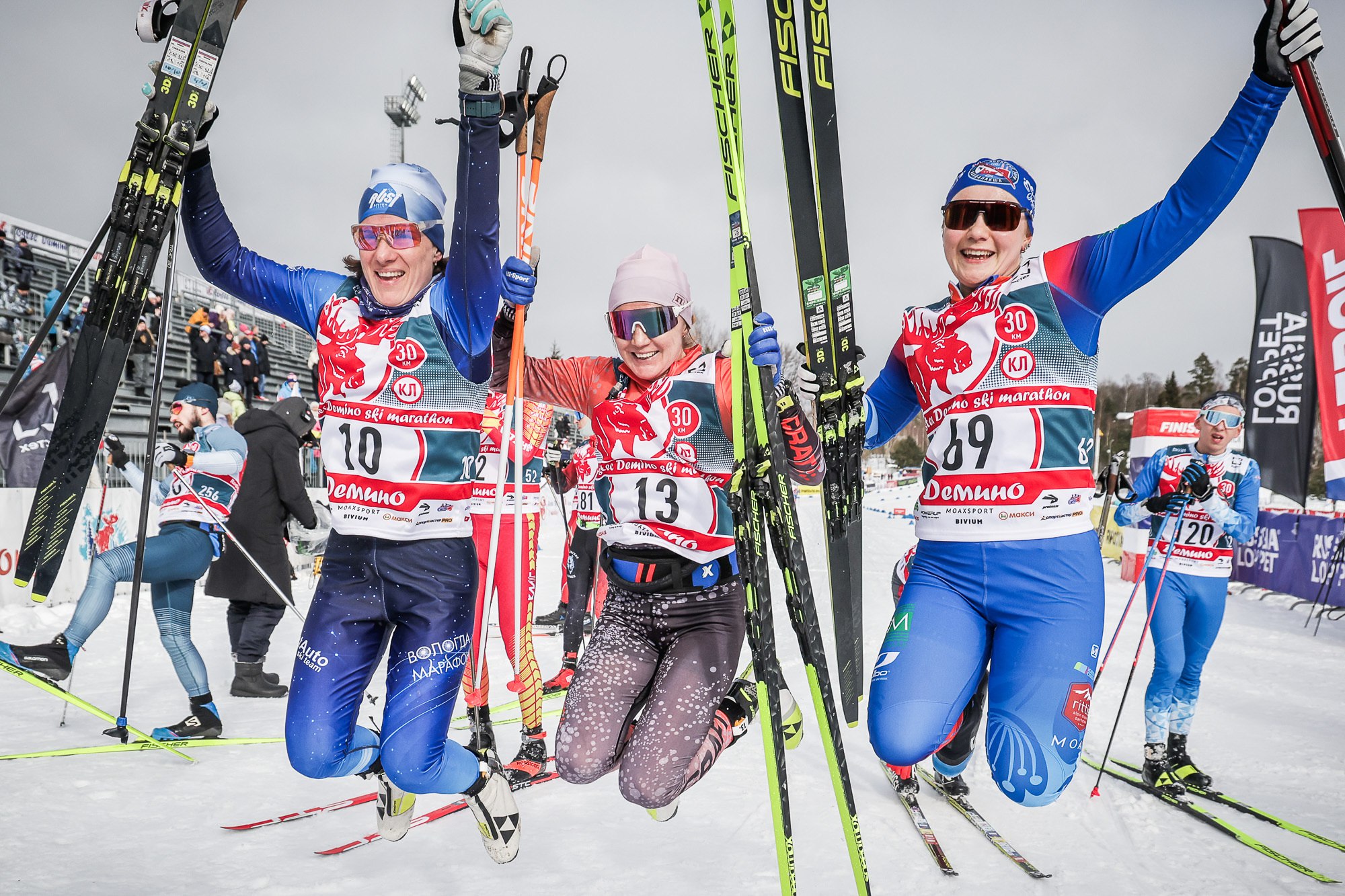 Ермил Вокуев и Алена Перевозчикова стали победителями серебряной гонки XIX Ростех Деминского лыжного марафона