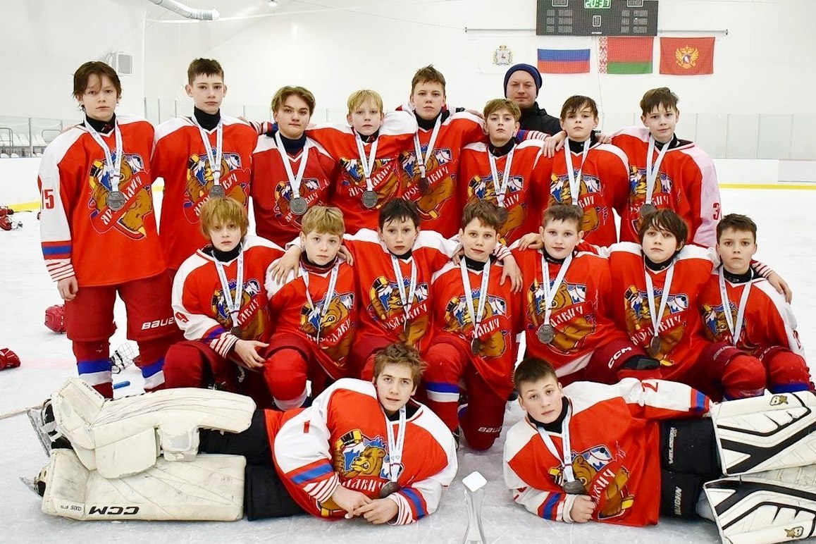 Ярославские хоккеисты привезли серебро всероссийского финала