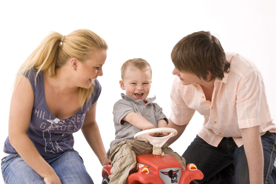 Госдума рассматривает законопроект о повышении пособия по уходу за детьми