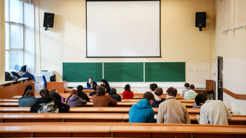 Рособрнадзор предупреждает: семь вузов под пристальным вниманием