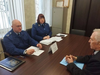 Первый заместитель прокурора Ярославской области Алексей Путилов в рамках выездной мобильной приемной прокуратуры региона провел личный прием жителей Заволжского района г. Ярославля
