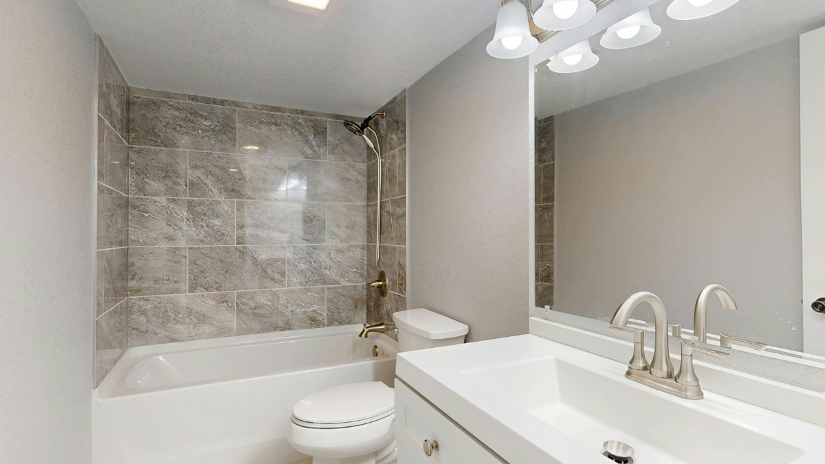 Температура в ванной: что говорит закон?