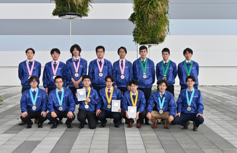 Nissan ������ �� ��������� ����������������� ����������, �������� 13 ������ � ��� ������