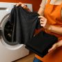 Как сохранить черные вещи яркими: 5 секретов стирки