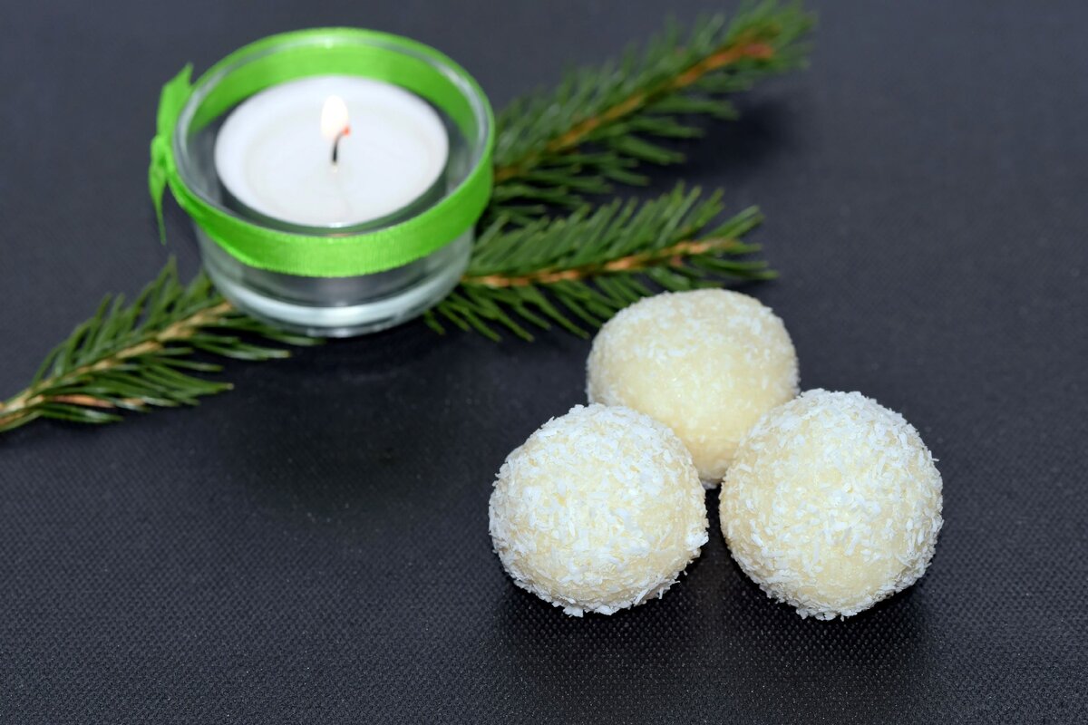 Идеальный десерт к 8 марта: как сделать домашние рафаэлло