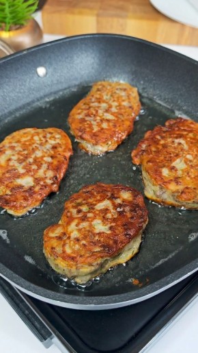 Легкие пирожки на кефире: вкус, который вернет в детство