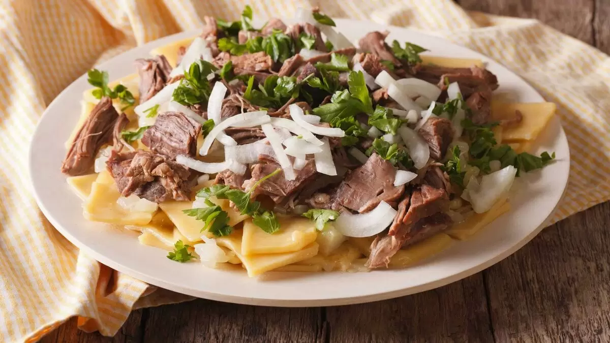 Погружение в мир бешбармака: традиционный рецепт с новыми оттенками