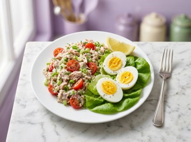 Легкий салат с тунцом: идеальный кето-обед за 20 минут