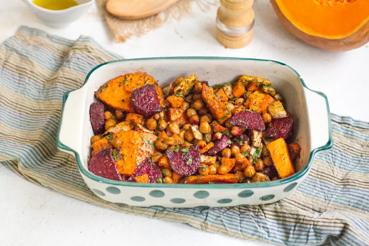 Погружение в мир вкуса: запеченный нут с овощами и пряностями