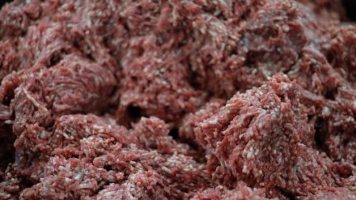 Нарушения в мясопереработке: Госорганизаторы обнаружили 2,7 тысячи тонн нелегальной продукции в Минской области