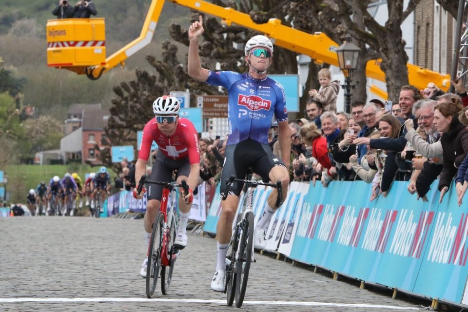 ����� ���� ������ ����������� ����� �� NXT Classic � ��������