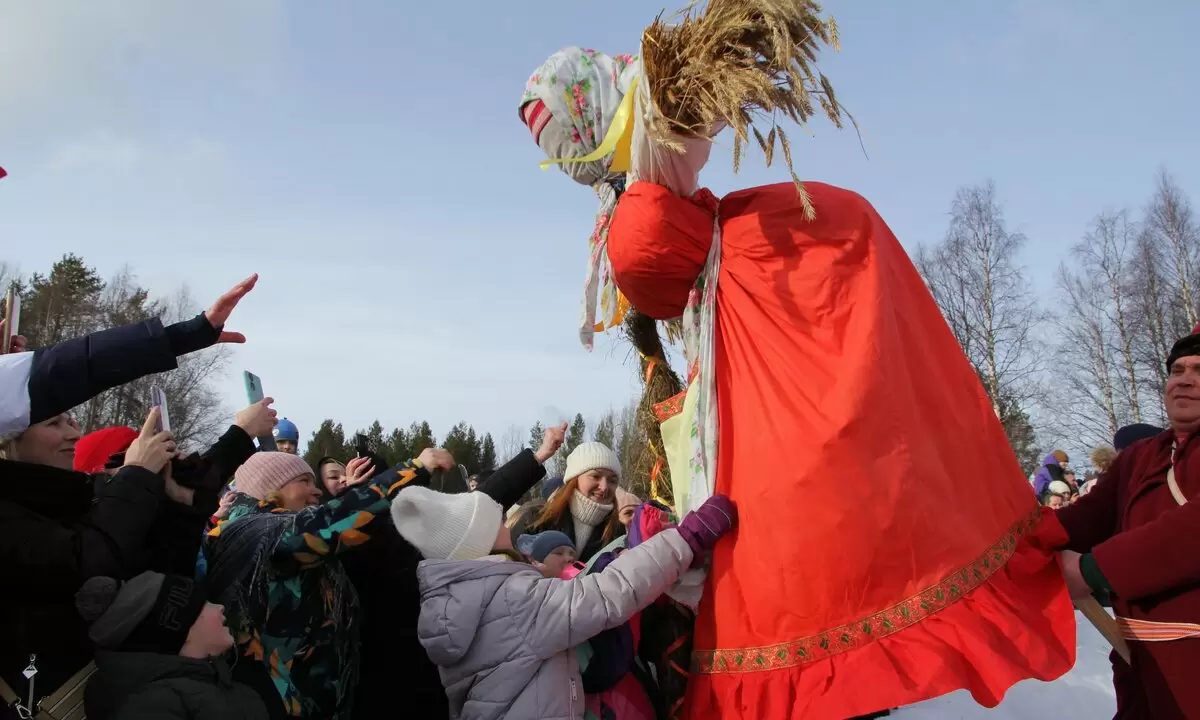 Поморская Масленица: атмосферные кулачные бои и традиционные развлечения в Малых Корелах