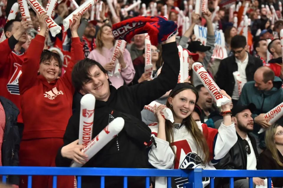 Михаил Евраев: Организуем в муниципальных округах фан-зоны для трансляции матчей с участием «Локомотива» Михаил Евраев: Организуем в муниципальных округах фан-зоны для трансляции матчей с участием «Локомотива»