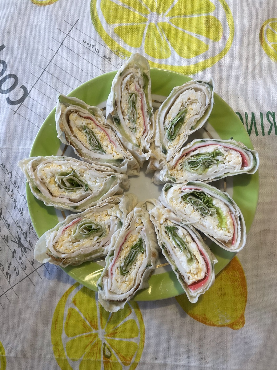 Простой и аппетитный рулет, который вы сможете приготовить за полчаса