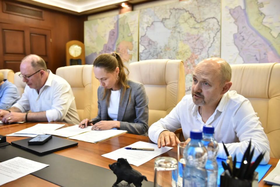 Михаил Евраев: Подготовку к Международному кинофестивалю «В кругу семьи» обсудили на встрече с его президентом, актером, режиссером Александром Сергеевичем Ковтунцом Михаил Евраев: Подготовку к Международному кинофестивалю «В кругу семьи» обсудили на встрече с его президентом, актером, режиссером Александром Сергеевичем Ковтунцом