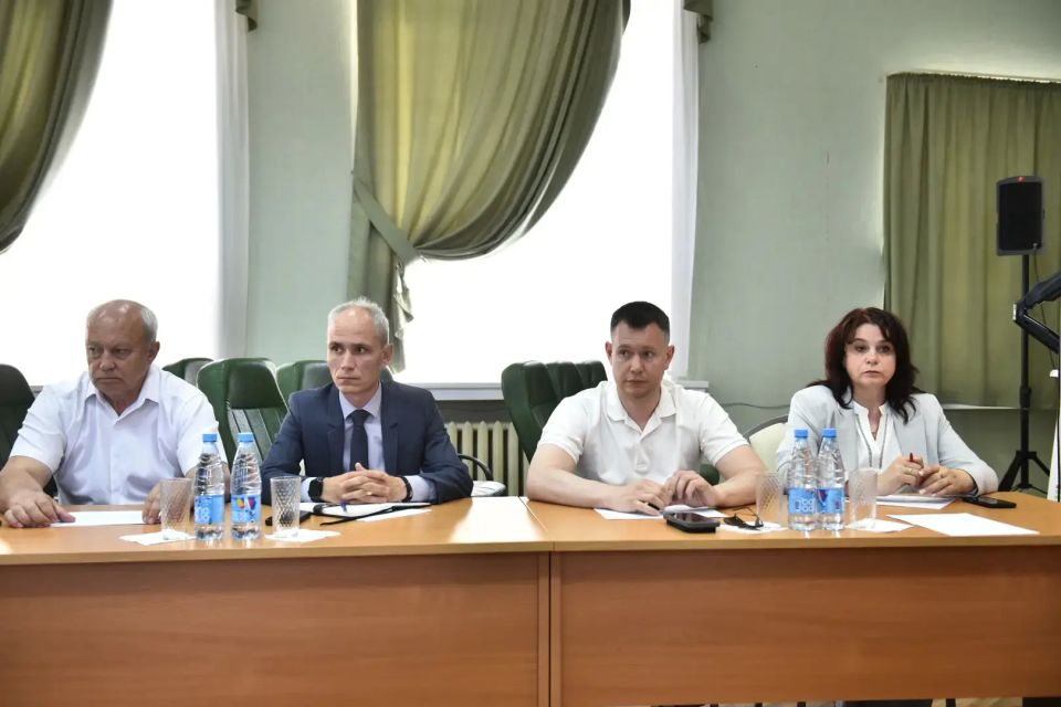 Михаил Евраев: На совещании в администрации Тутаевского округа обсудили ключевые вопросы развития территории, от коммунальной инфраструктуры до сохранения исторического облика города Михаил Евраев: На совещании в администрации Тутаевского округа обсудили ключевые вопросы развития территории, от коммунальной инфраструктуры до сохранения исторического облика города