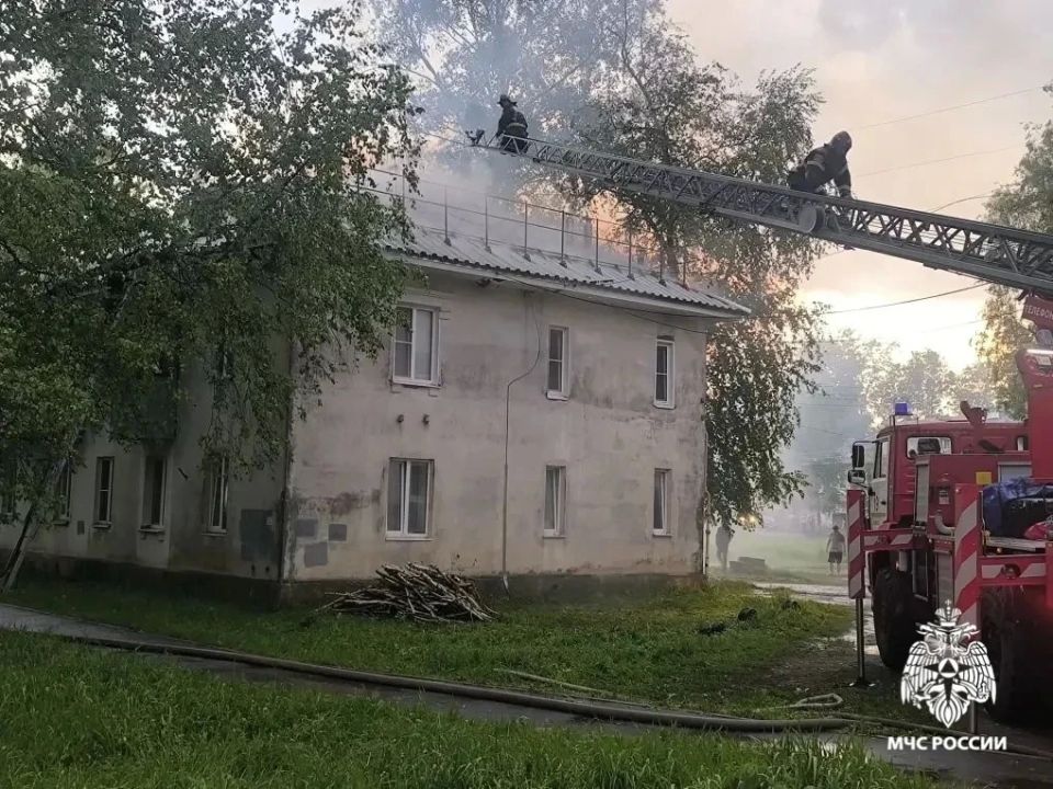Пожарные МЧС России спасли 35 человек, в том числе 5 детей Пожарные МЧС России спасли 35 человек, в том числе 5 детей