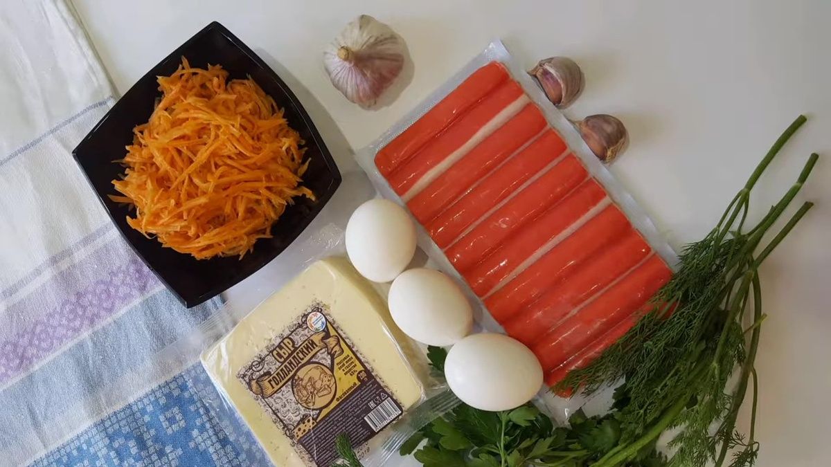 Устали от традиционного крабового салата? Откройте новый вкус с сыром!