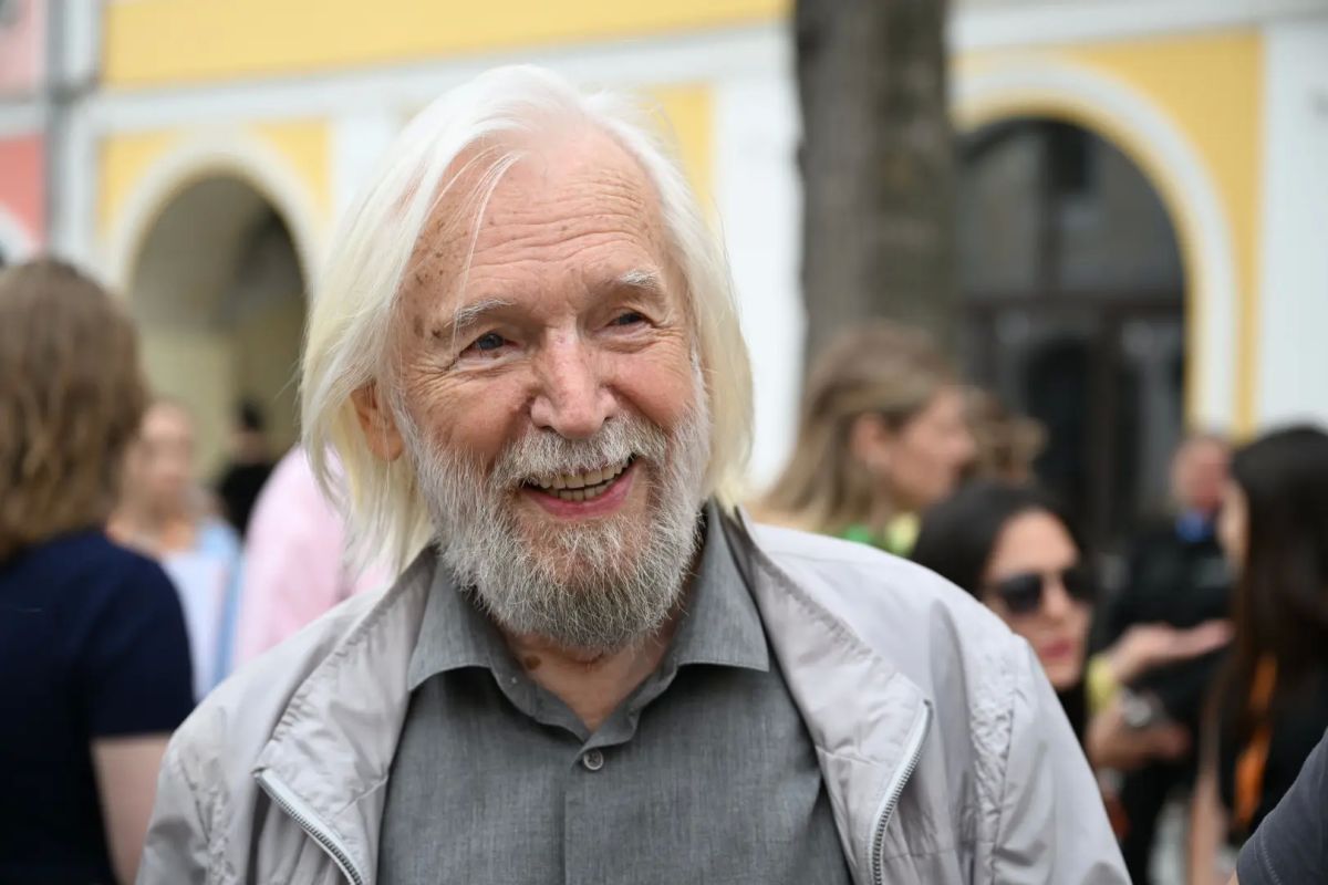 Михаил Евраев: В Ярославле на улице Нахимсона появилась новая тематическая зона – «Улица Ангела» Михаил Евраев: В Ярославле на улице Нахимсона появилась новая тематическая зона – «Улица Ангела»