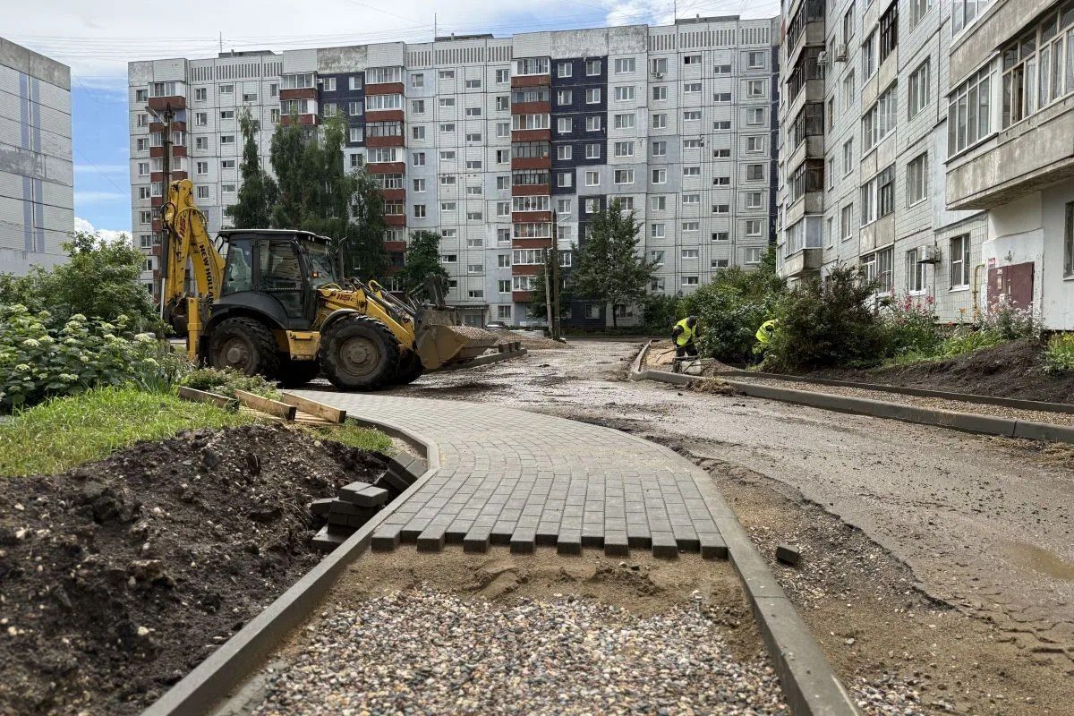 В Ярославской области продолжается программа «Наши дворы» В Ярославской области продолжается программа «Наши дворы»