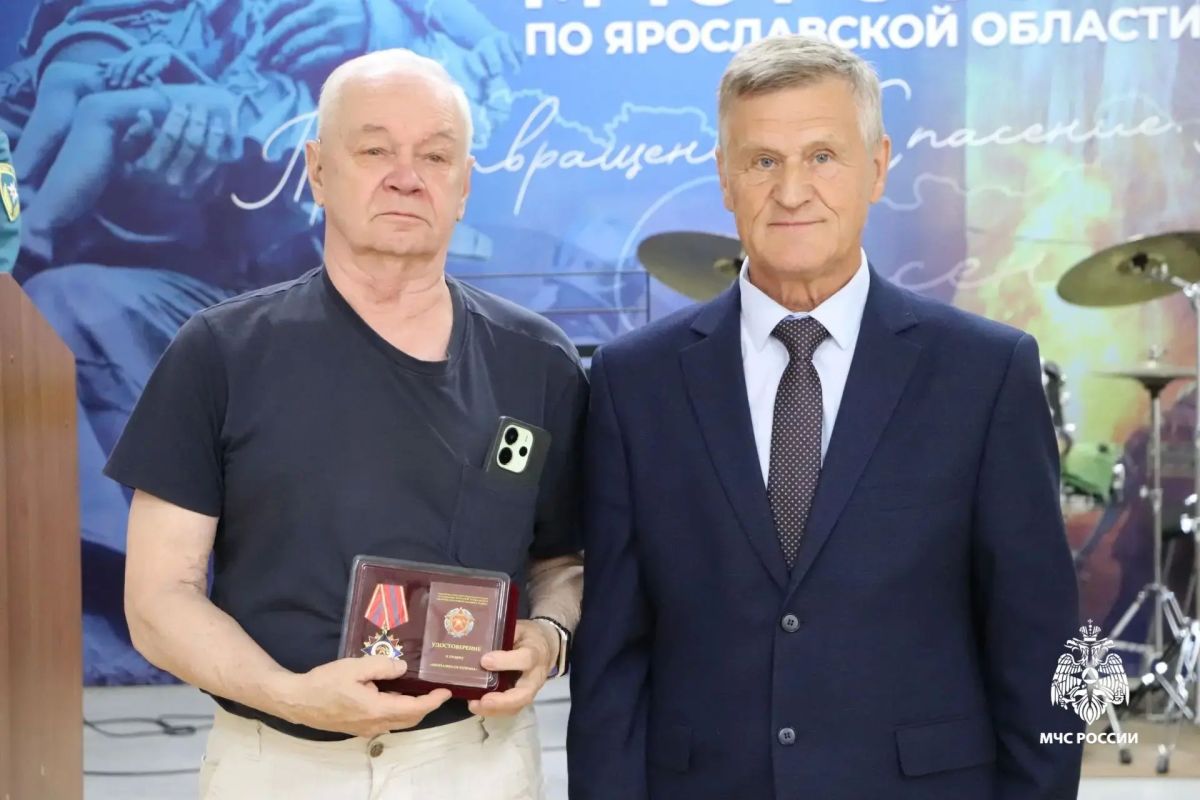 В преддверии профессионального праздника в региональном управлении МЧС России чествовали сотрудников Государственного пожарного надзора В преддверии профессионального праздника в региональном управлении МЧС России чествовали сотрудников Государственного пожарного надзора