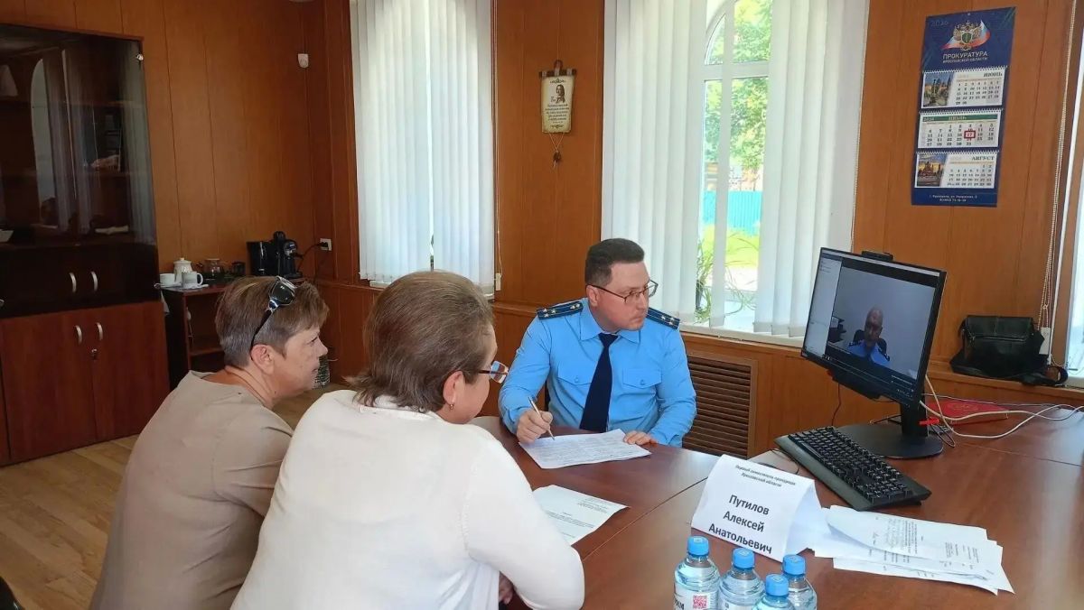 Первый заместитель прокурора Ярославской области Алексей Путилов провел личный прием жителей Большесельского муниципального округа Первый заместитель прокурора Ярославской области Алексей Путилов провел личный прием жителей Большесельского муниципального округа