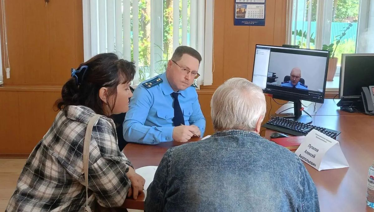 Первый заместитель прокурора Ярославской области Алексей Путилов провел личный прием жителей Большесельского муниципального округа Первый заместитель прокурора Ярославской области Алексей Путилов провел личный прием жителей Большесельского муниципального округа