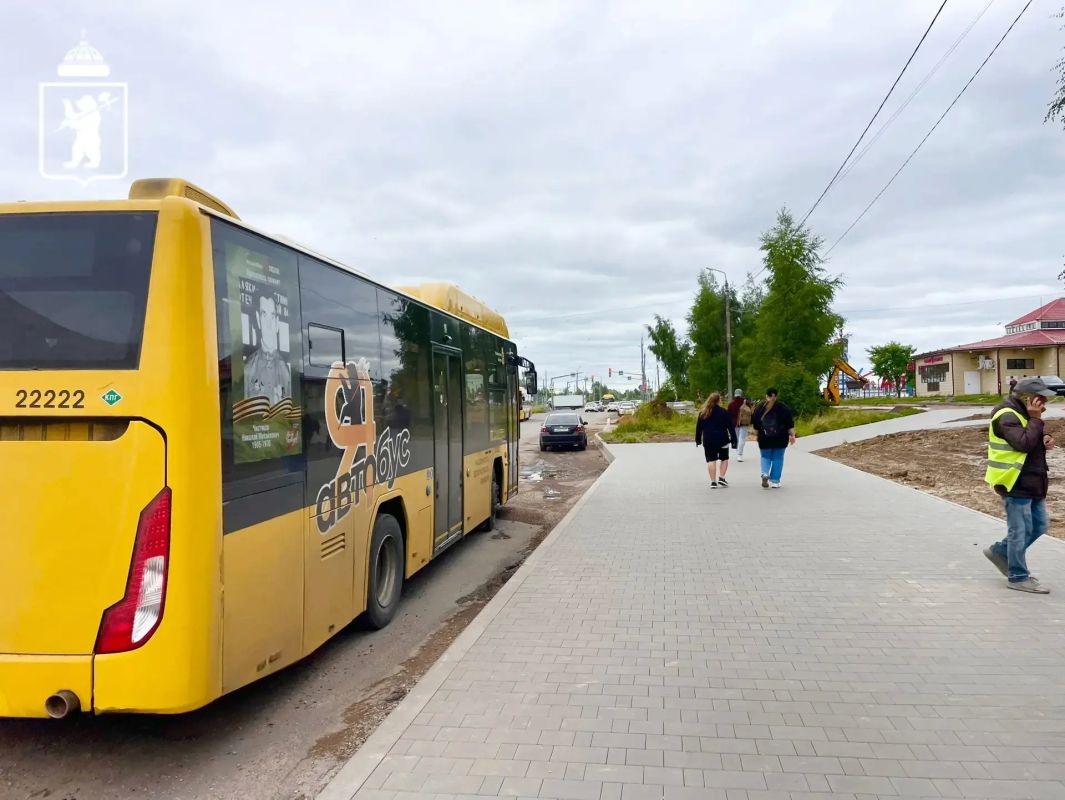 На улице Бабича продолжается комплексный ремонт дороги и тротуаров На улице Бабича продолжается комплексный ремонт дороги и тротуаров