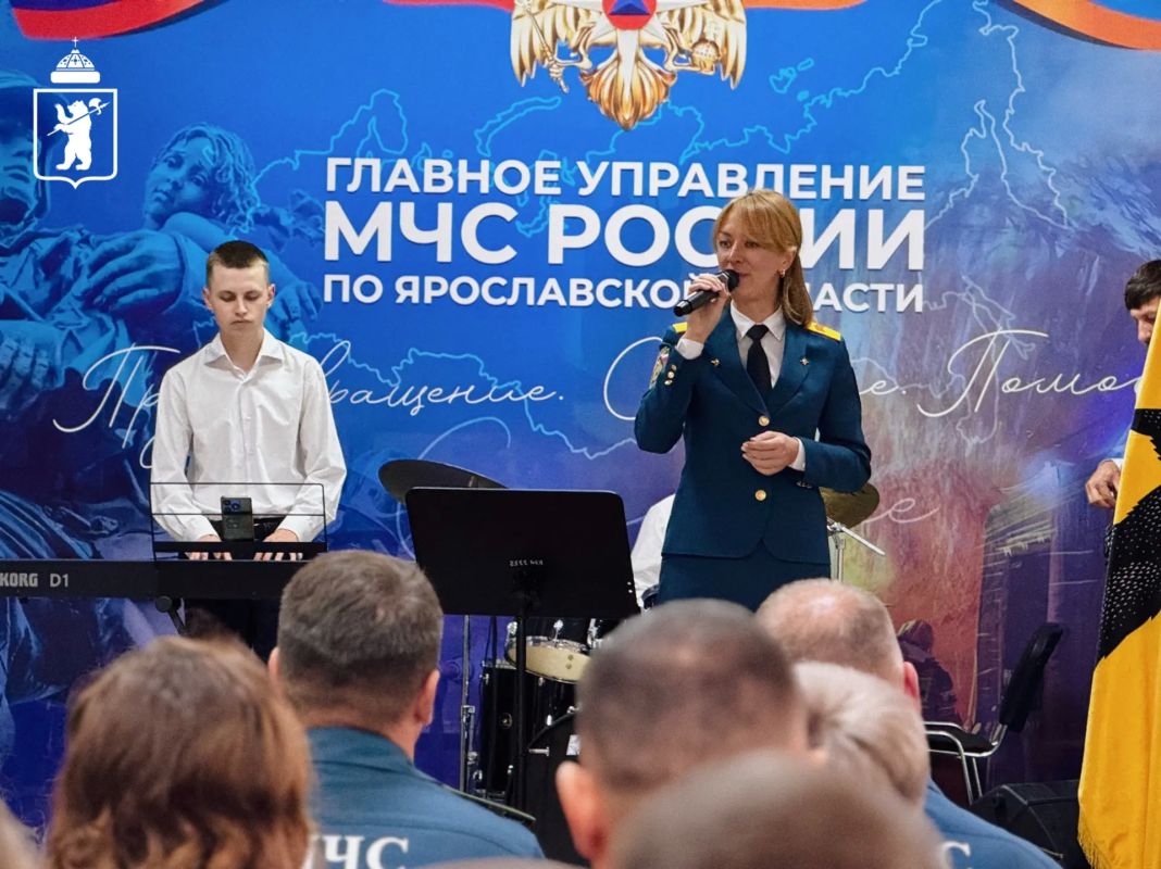С профессиональным праздником поздравили сотрудников органов Государственного пожарного надзора С профессиональным праздником поздравили сотрудников органов Государственного пожарного надзора