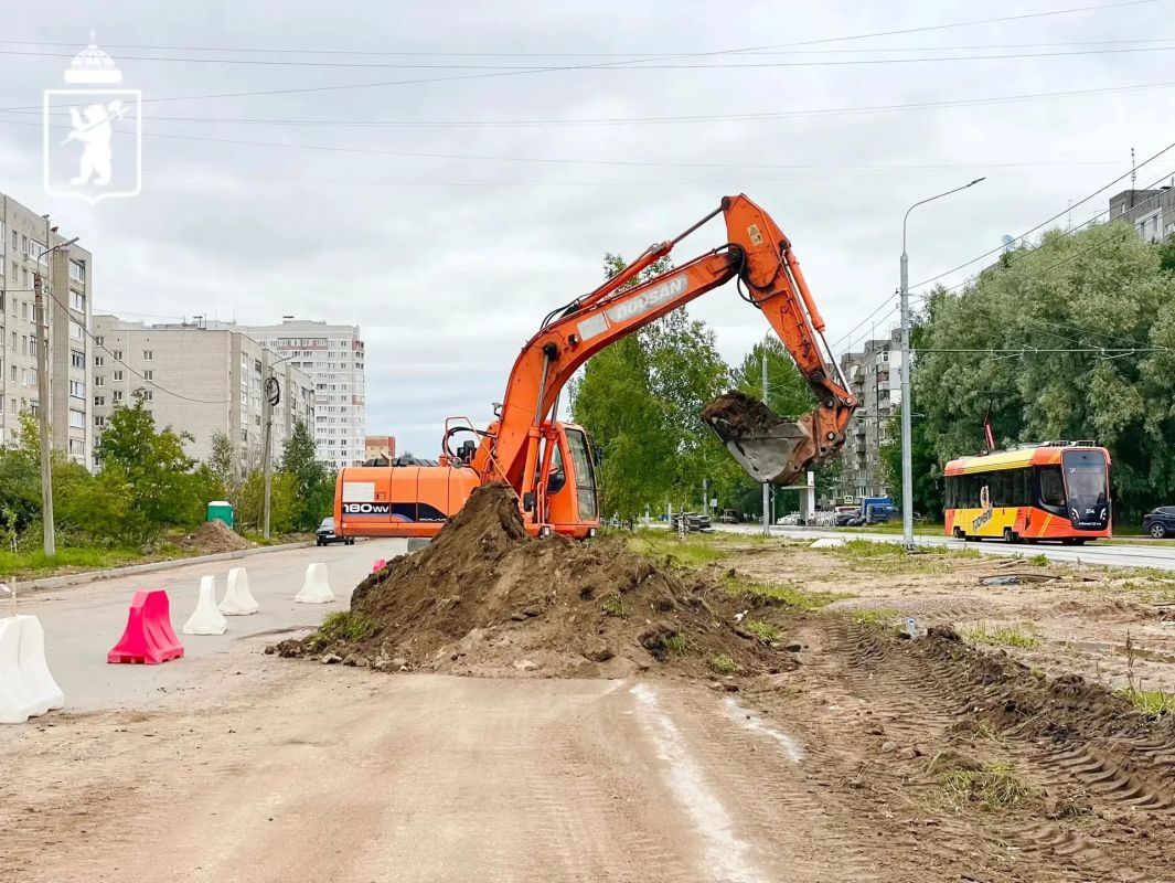 На улице Бабича продолжается комплексный ремонт дороги и тротуаров На улице Бабича продолжается комплексный ремонт дороги и тротуаров