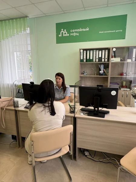 Сотрудники ярославской полиции приняли участие в "Неделе правовой помощи по вопросам защиты интересов семьи" Сотрудники ярославской полиции приняли участие в "Неделе правовой помощи по вопросам защиты интересов семьи"