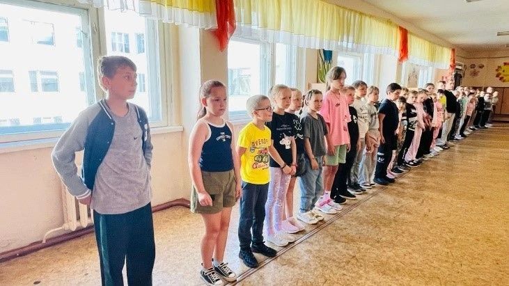 В Ярославской области общественники и ветераны провели для воспитанников школьного лагеря квест-игру "Безопасное лето" В Ярославской области общественники и ветераны провели для воспитанников школьного лагеря квест-игру "Безопасное лето"
