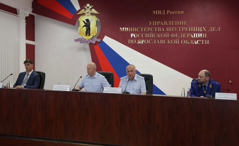 Заместитель Министра внутренних дел Российской Федерации Александр Кравченко с рабочей поездкой посетил Ярославскую область Заместитель Министра внутренних дел Российской Федерации Александр Кравченко с рабочей поездкой посетил Ярославскую область