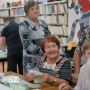 Тепло заботливых рук: «серебряные» волонтеры помогают бойцам на фронте