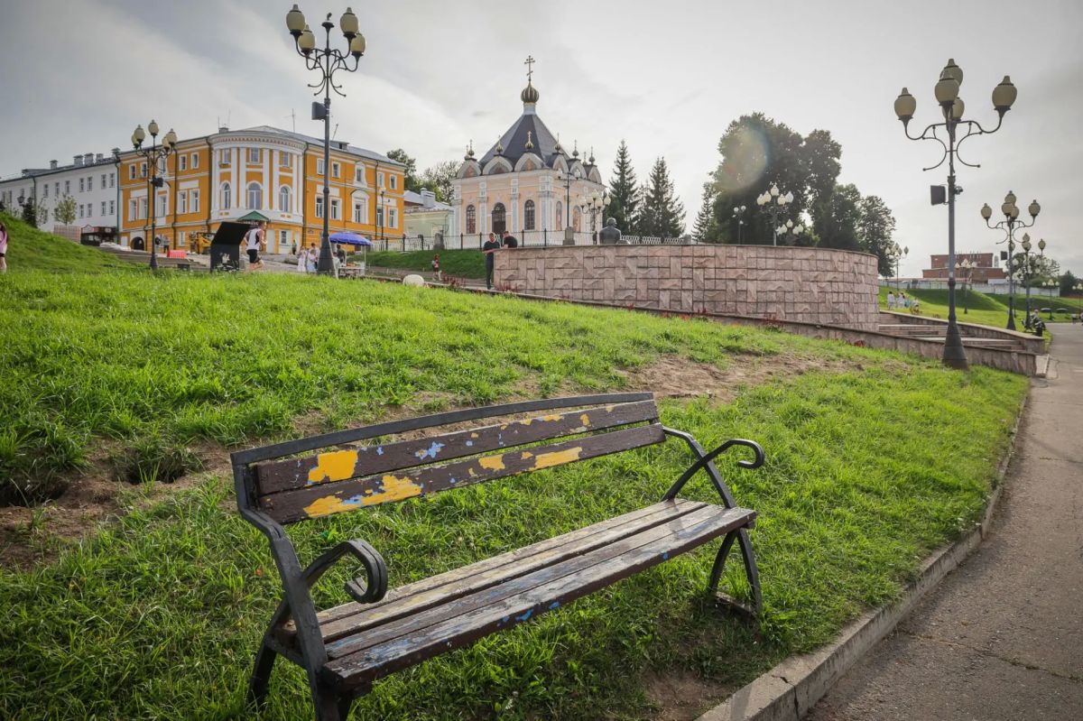 Глава Рыбинска проверил состояние Волжской набережной Глава Рыбинска проверил состояние Волжской набережной