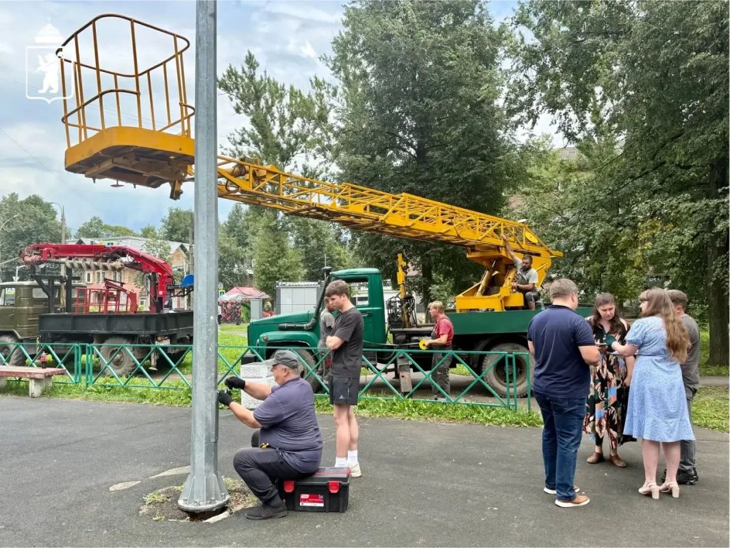 Благоустройство детской площадки началось в сквере на улице Жукова Благоустройство детской площадки началось в сквере на улице Жукова