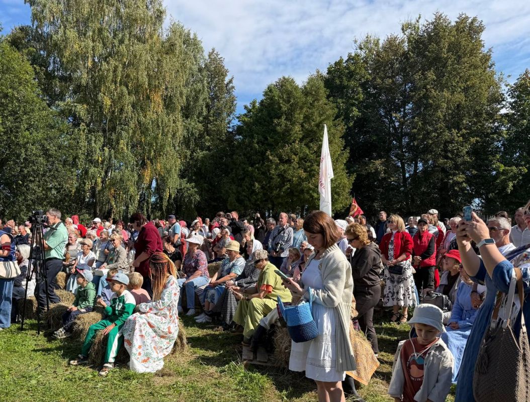 Артём Молчанов: В Большом селе оценил инвестиционную привлекательность и пути дальнейшего промышленного и туристического развития округа Артём Молчанов: В Большом селе оценил инвестиционную привлекательность и пути дальнейшего промышленного и туристического развития округа