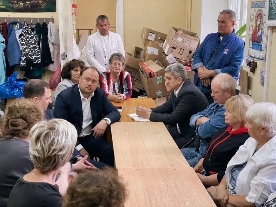Артём Молчанов: Вместе с главой Ярославского округа Алексеем Михайловым подписали соглашение о межмуниципальном сотрудничестве — важный шаг для совместной работы над вопросами, которые волнуют жителей Артём Молчанов: Вместе с главой Ярославского округа Алексеем Михайловым подписали соглашение о межмуниципальном сотрудничестве — важный шаг для совместной работы над вопросами, которые волнуют жителей
