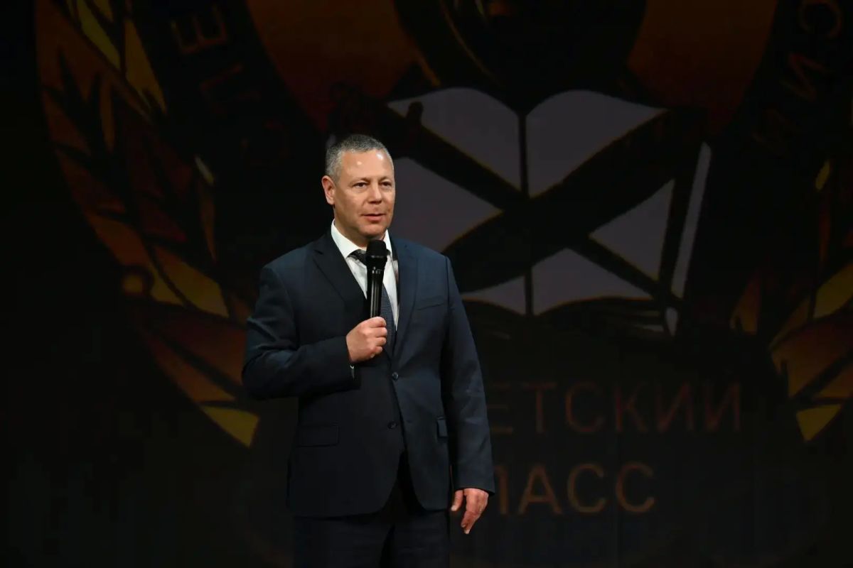 Сотрудники следственного управления поздравили кадетов с началом нового учебного года Сотрудники следственного управления поздравили кадетов с началом нового учебного года