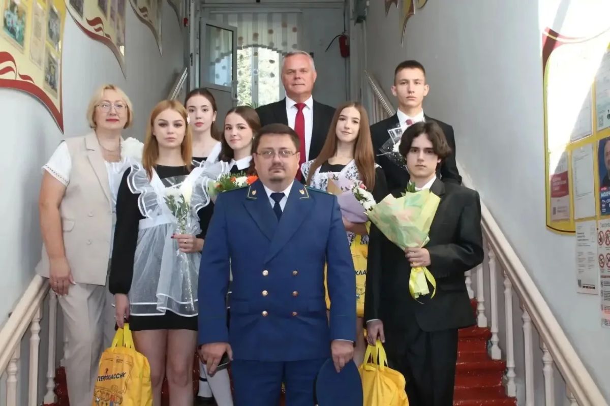 Сегодня прокуроры районов приняли участие в торжественных мероприятиях, посвященных Дню знаний Сегодня прокуроры районов приняли участие в торжественных мероприятиях, посвященных Дню знаний