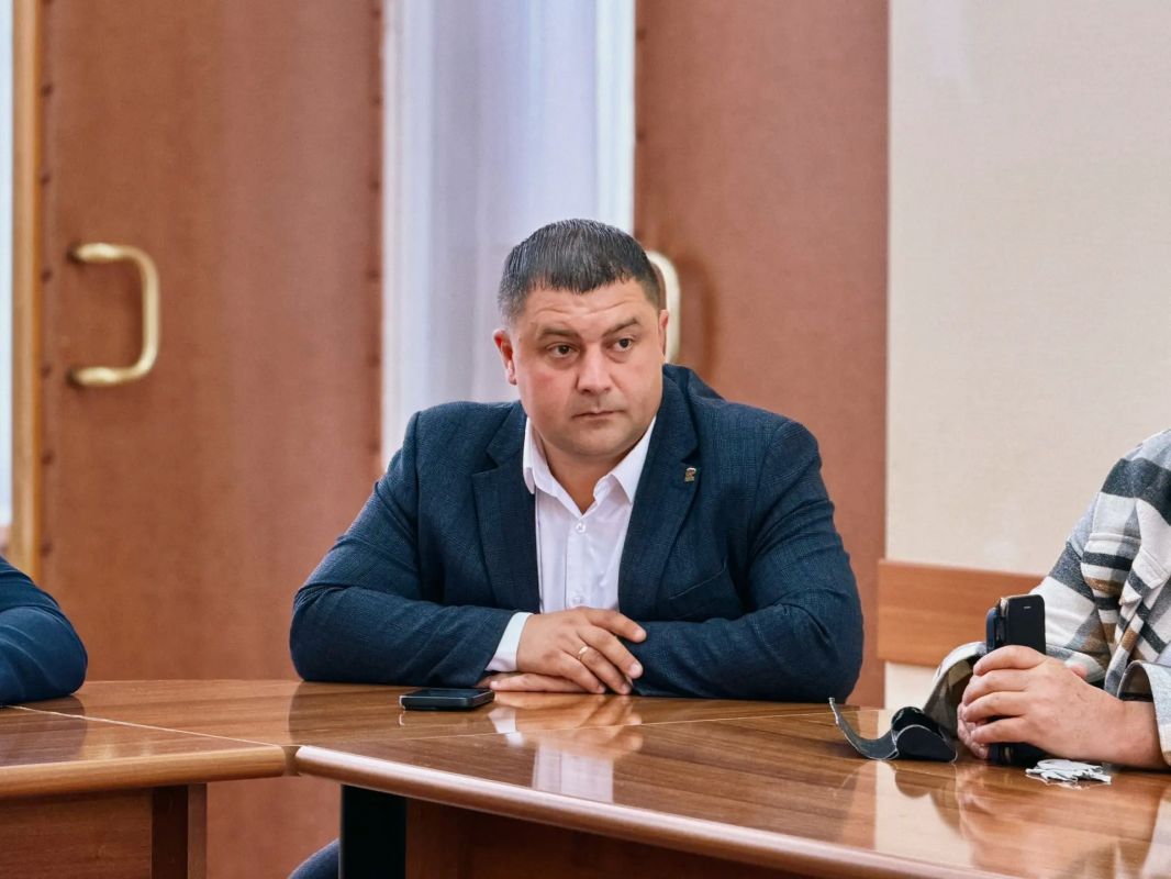 Артём Молчанов: Провели совещание по тарифам на тепловую энергию с министерством тарифного регулирования Ярославской области в администрации Переславль-Залесского МО Артём Молчанов: Провели совещание по тарифам на тепловую энергию с министерством тарифного регулирования Ярославской области в администрации Переславль-Залесского МО